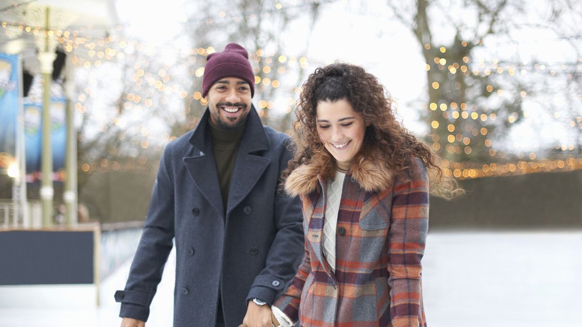 40 Best Winter Date Ideas 2024 - Romantic Winter Couple Activities