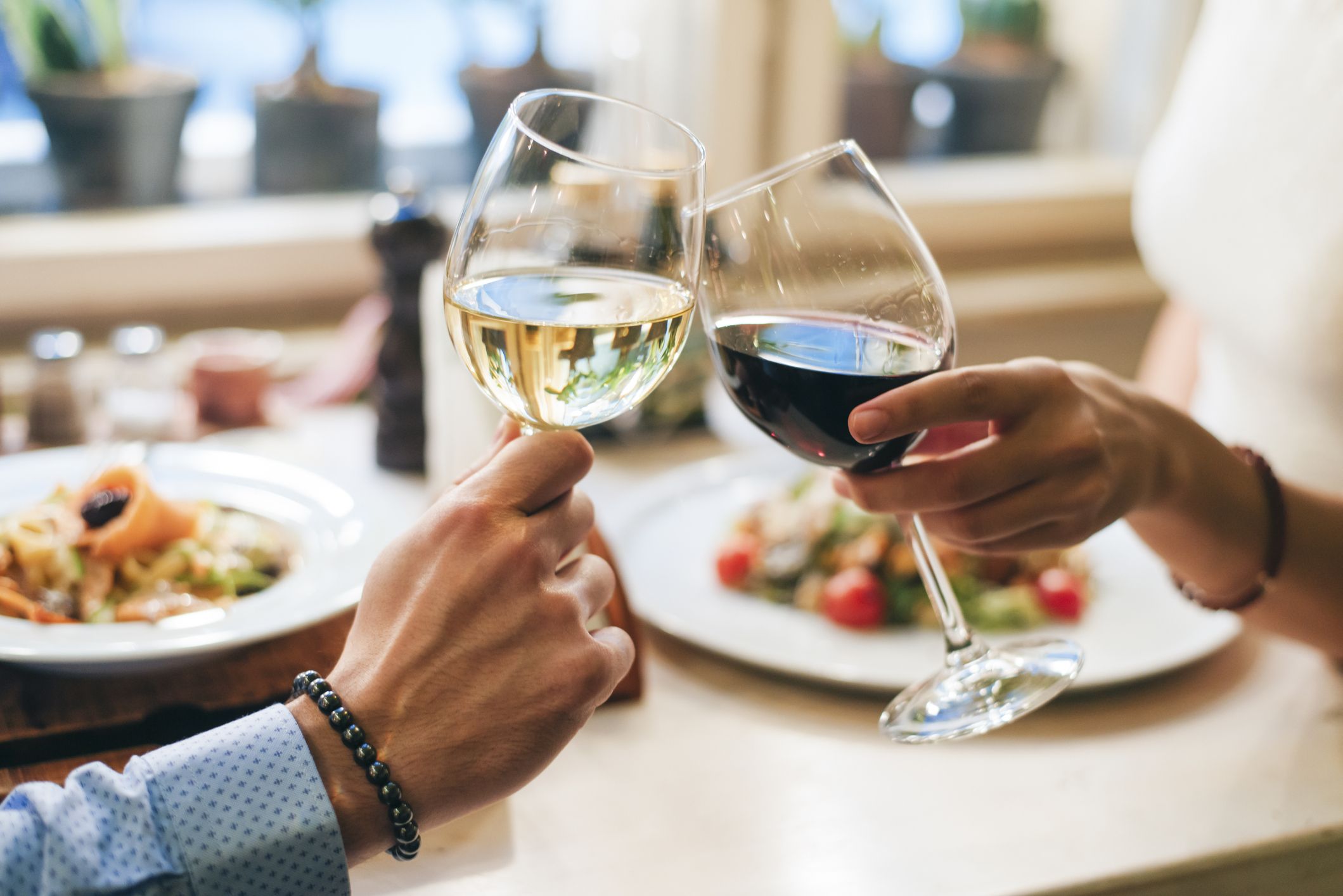 Drinking Wine With Meals May Reduce Risk for Type 2 Diabetes