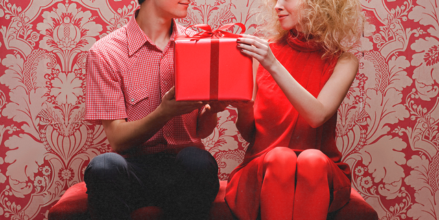 30 New Relationship Gifts for Someone You Just Started Dating
