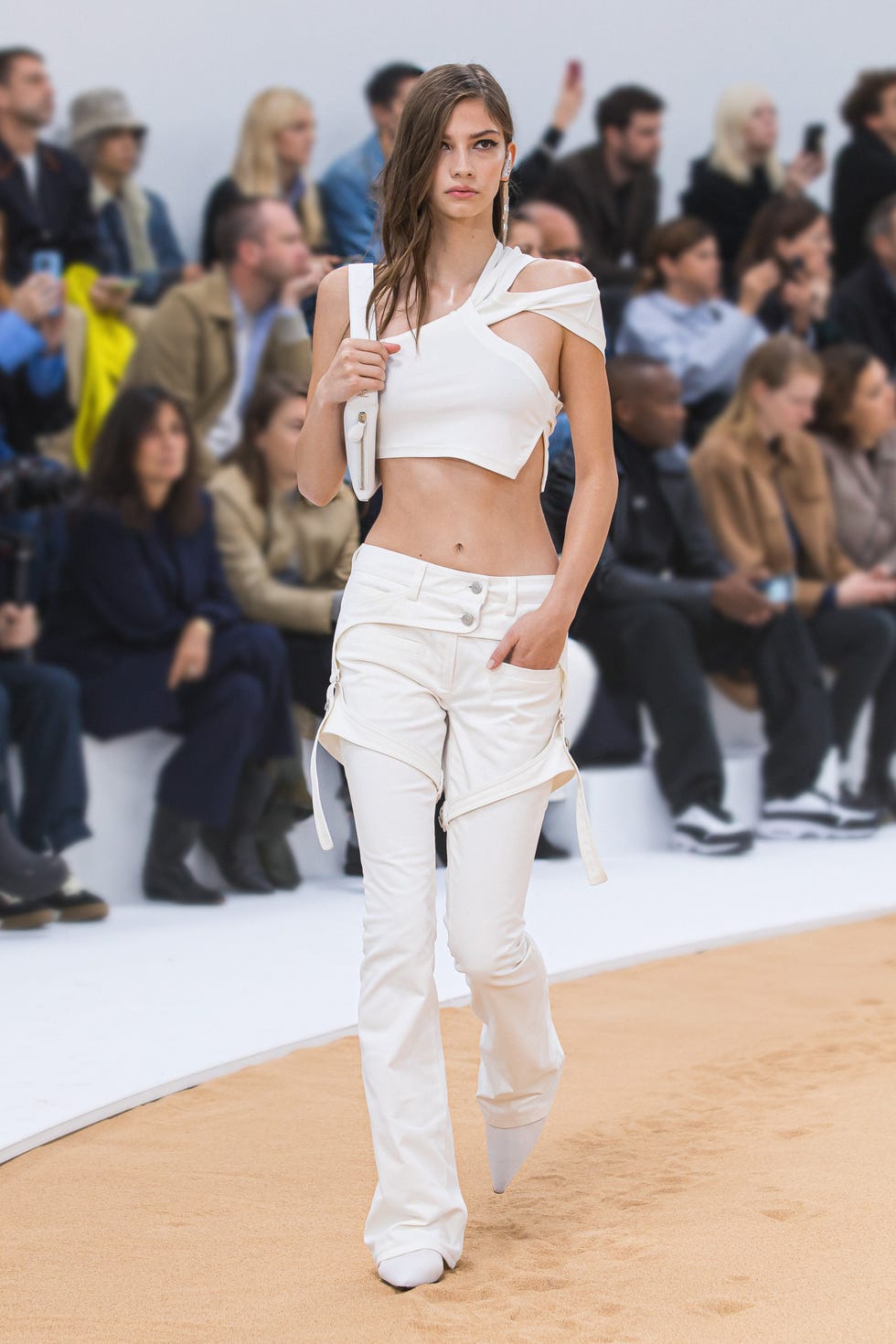 クレージュ（COURRÈGES）」2023春夏コレクション | ファッション