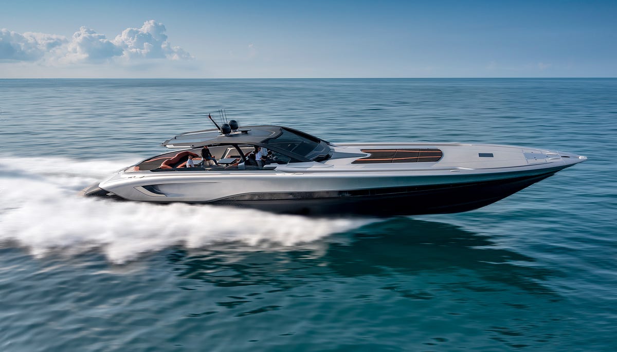 Bolide 80: the all-Italian, super-fast, hyper-muscle yacht | Elle Decor