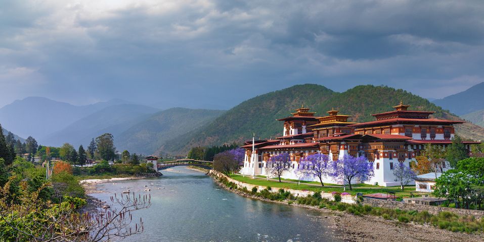 Un viaggio nel regno della felicità, il Bhutan ti offre questo un'immersione totale nella spiritualità (e nella natura)