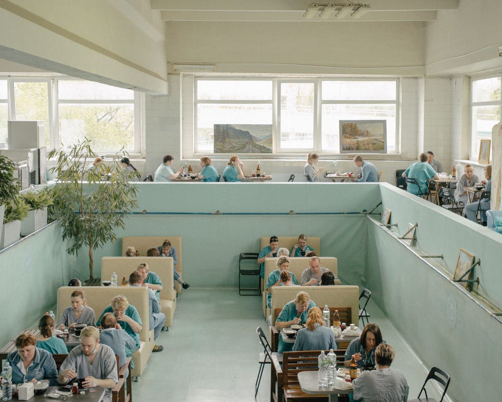 In Ziekenhuis Nr 15 in Moskou dat werd aangewezen als een van de speciale COVID19ziekenhuizen werd een binnenbad omgebouwd tot kantine
