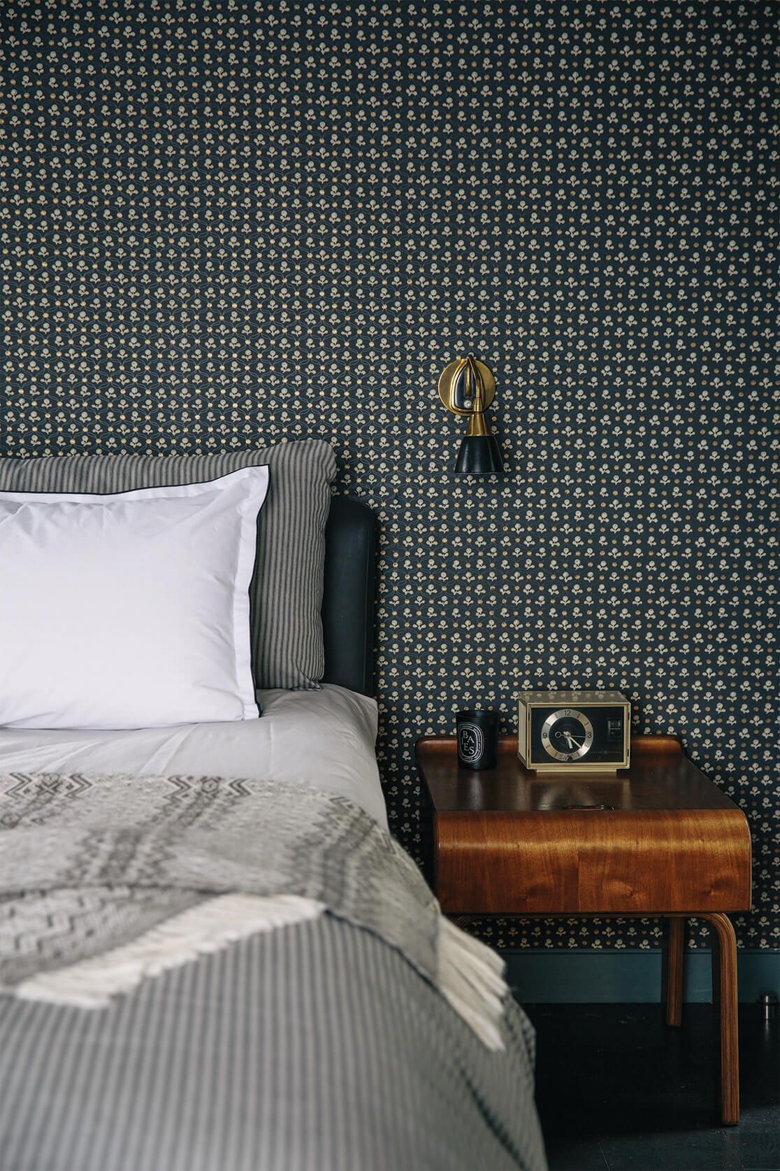 Wall Coverings Clever Ideas to Make a Small Room Look Bigger
