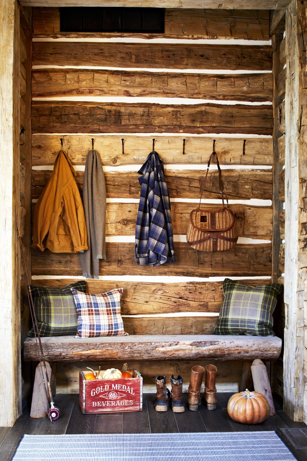 DIY Rustic Décor for Your Cabin