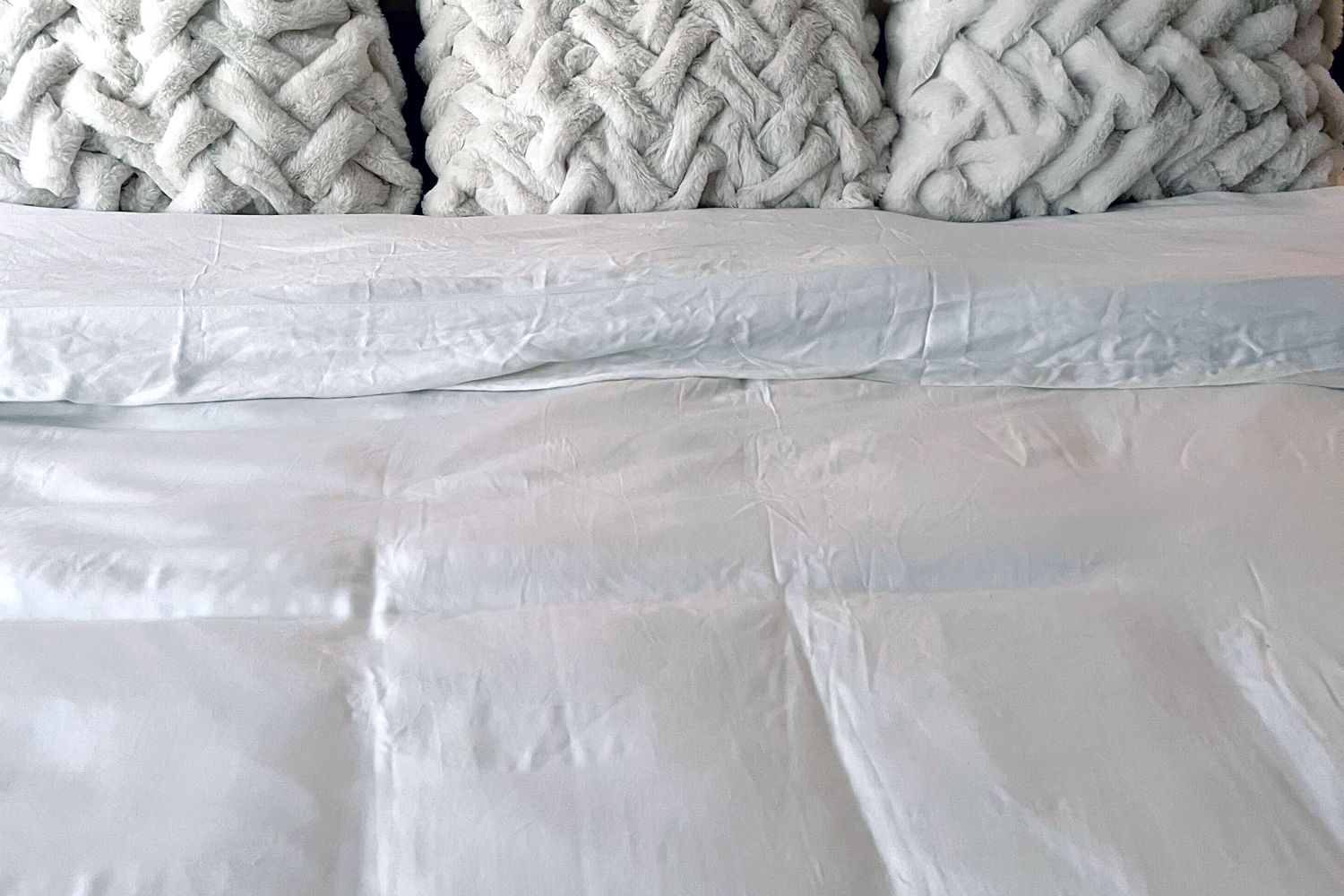 Cosy House vs Cozy Earth Sheets Review - Lizzie in Lace