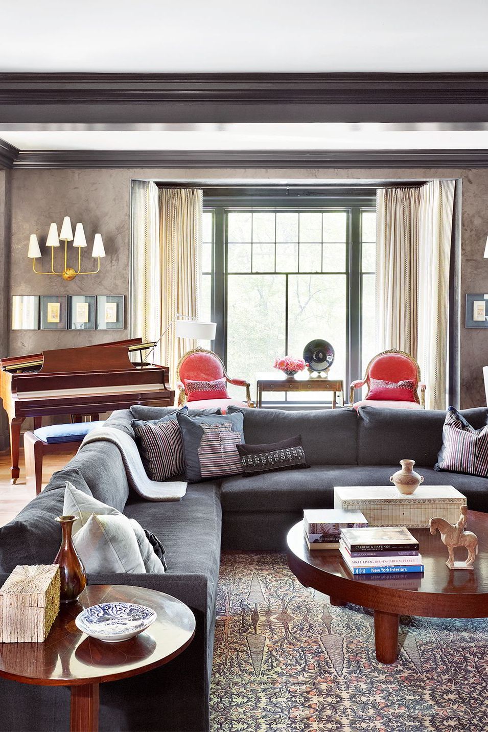 40 Subtle Yet Stylish Ideas for Gray Sofas in the Living Room