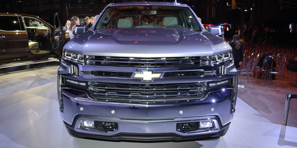 2019 Chevrolet Silverado Revealed - Chevy Silverado Specs, Price & Photos