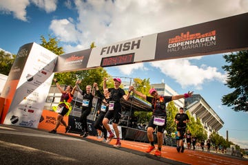 copenhagen half marathon crossing finish line