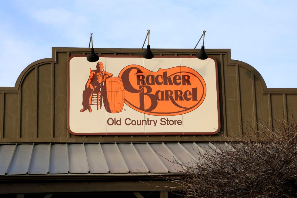 cracker barrel store and restaurant entrance sign