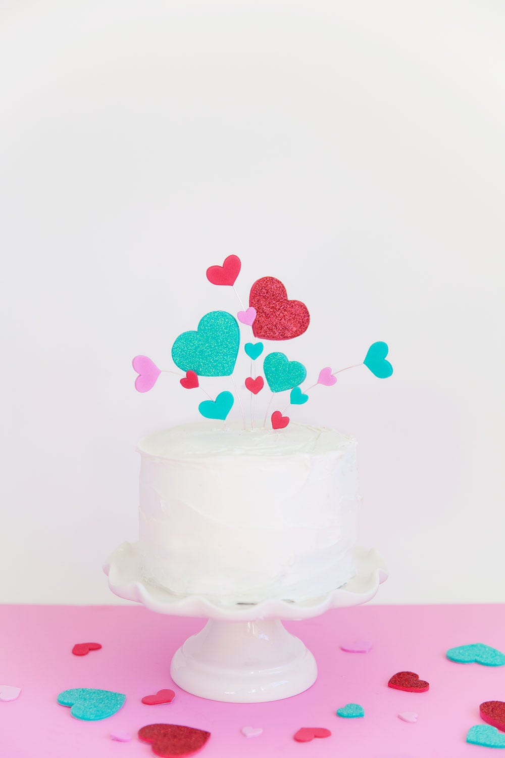 tarta decorada con corazones