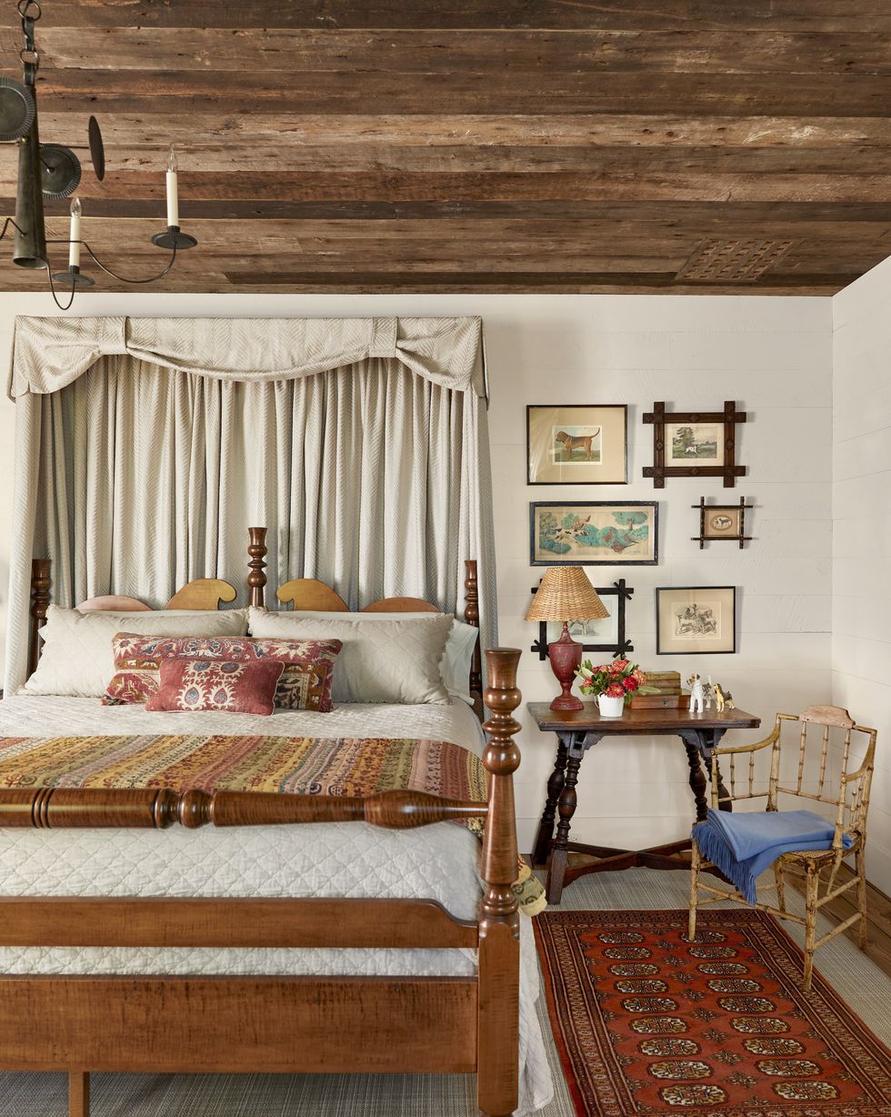 rustic bedroom with tulip bed