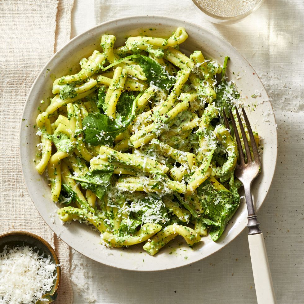 five ingredient creamy kale pasta