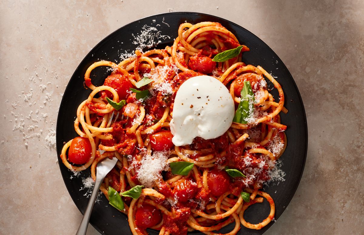 Best Tomato Pasta With Burrata Recipe - How to Make Tomato Pasta
