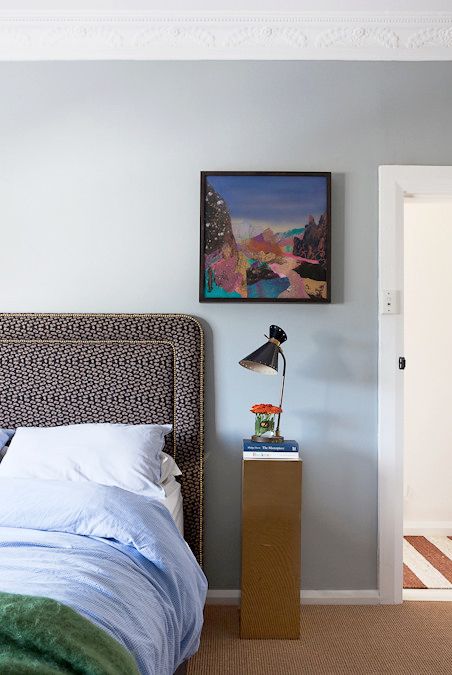 11 Best Bedside Table Ideas for Small Bedrooms