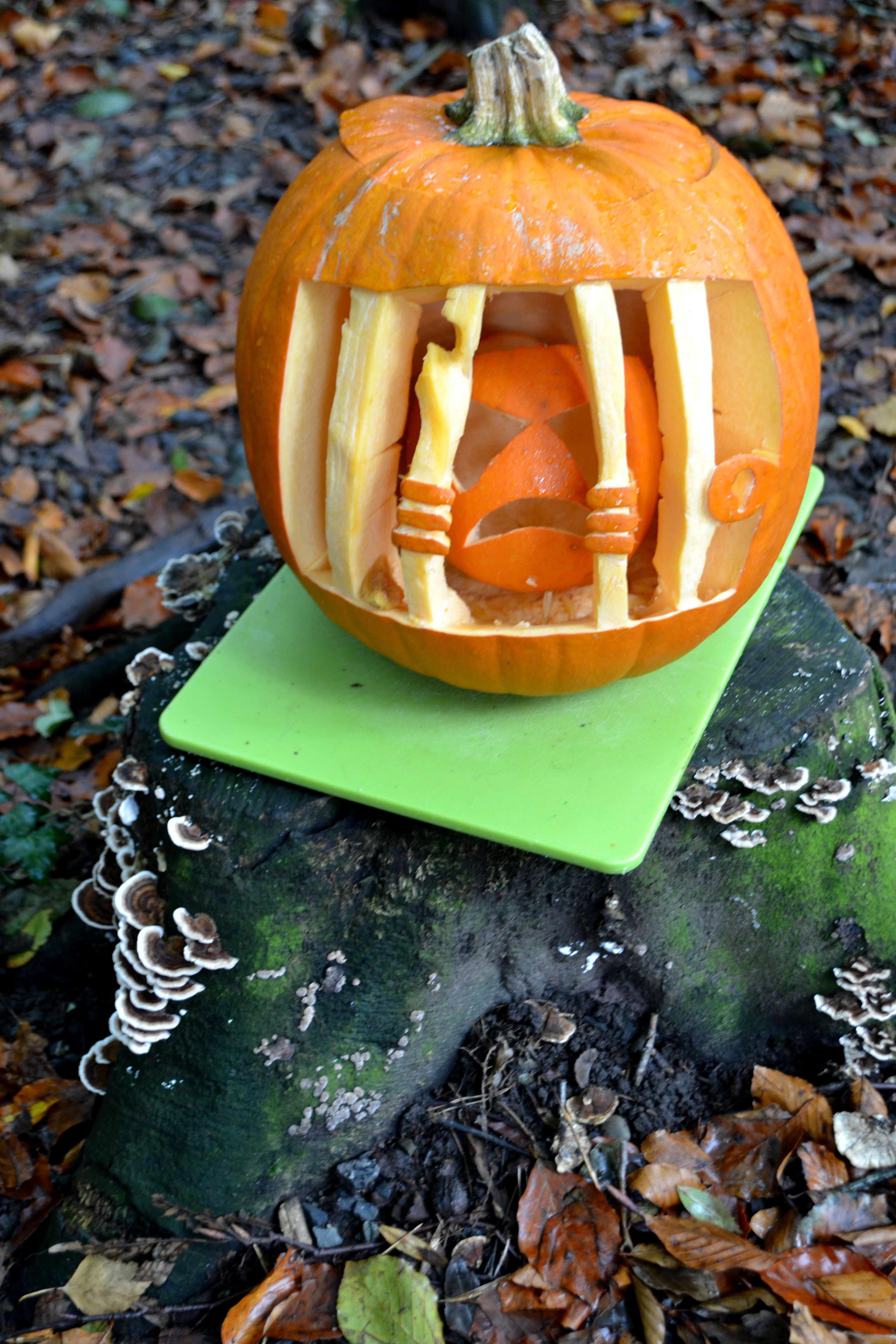 Unique pumpkin carving discount