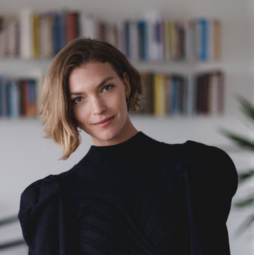 arizona muse in black puff sleeve sweater arizona muse in black puff sleeve sweater