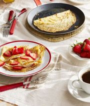crepes-with-strawberries-and-lemon-curd