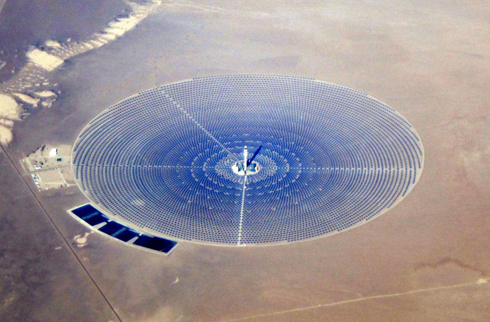 6 Solar Farms Around The World That You Can Visit 7096