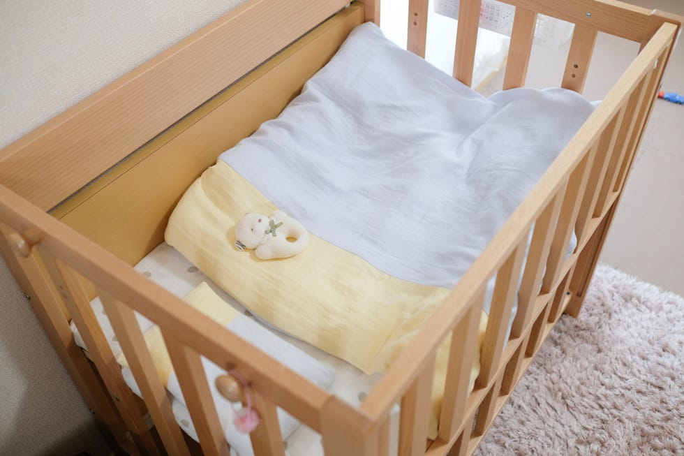 baby crib