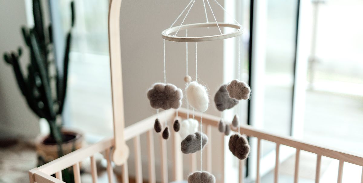 ketting Arashigaoka Aubergine 15 Best Crib Mobiles for the Nursery in 2021