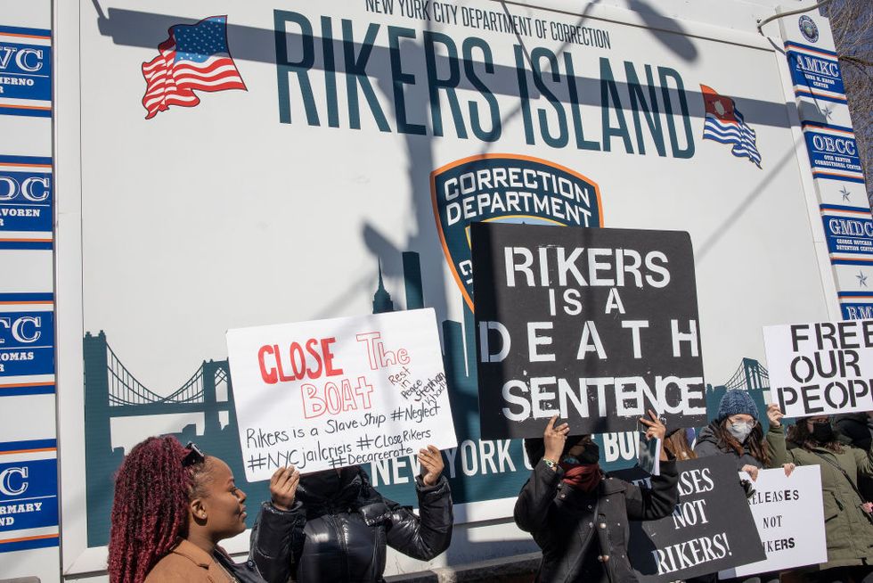 close rikers railly