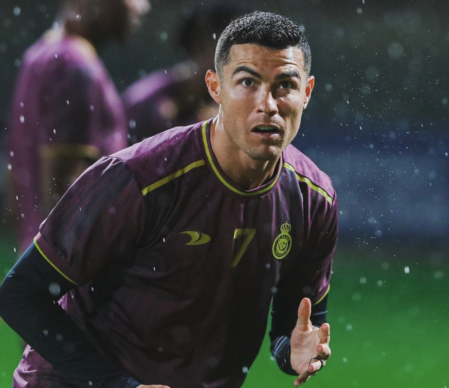 Al-Nassr print Cristiano Ronaldo shirts following his £175m-a-year move to  the Saudi club