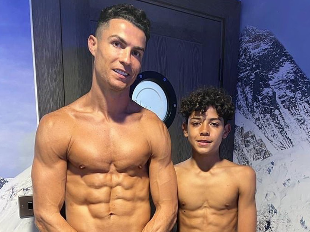 Cristiano Ronaldo y misma genética, mismos músculos