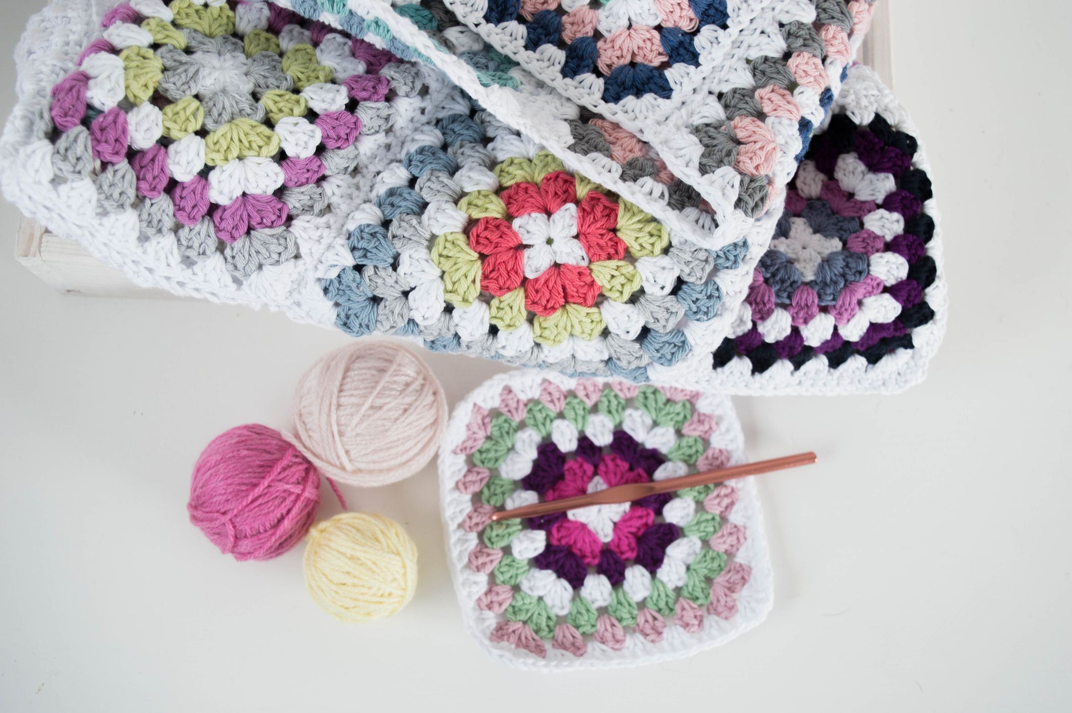 Bernat Center Outwards Crochet Blanket Pattern
