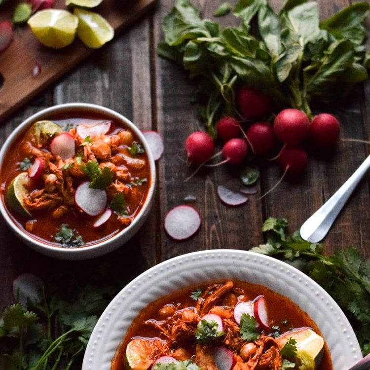 https://hips.hearstapps.com/hmg-prod/images/crock-pot-soup-recipes-mexican-slow-cooker-chicken-posole-1629997404.jpeg?crop=1.00xw:0.667xh;0,0.333xh&resize=980:*
