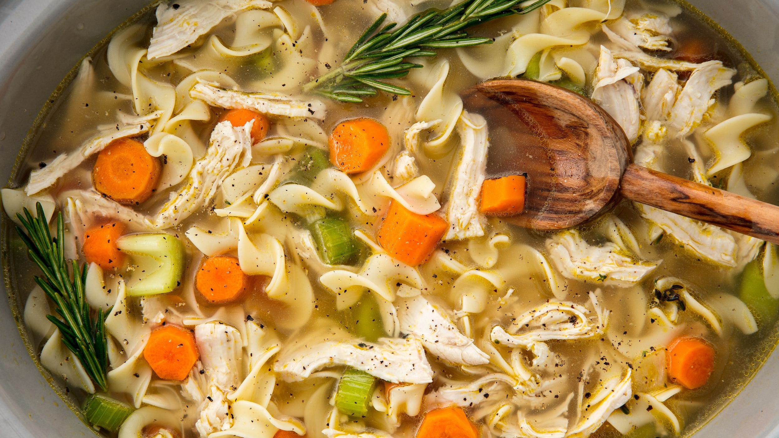 how do you make chicken noodle soup in the crockpot