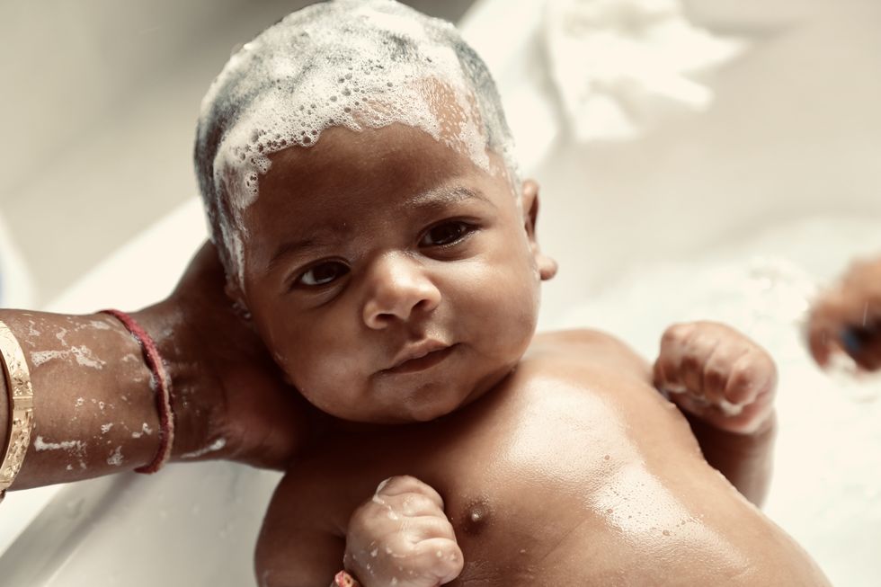 bañar a un recién nacido, cosas a tener en cuenta