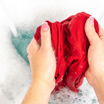 how to handwash clothes