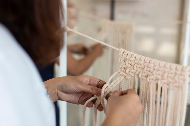 macrame plant hanger