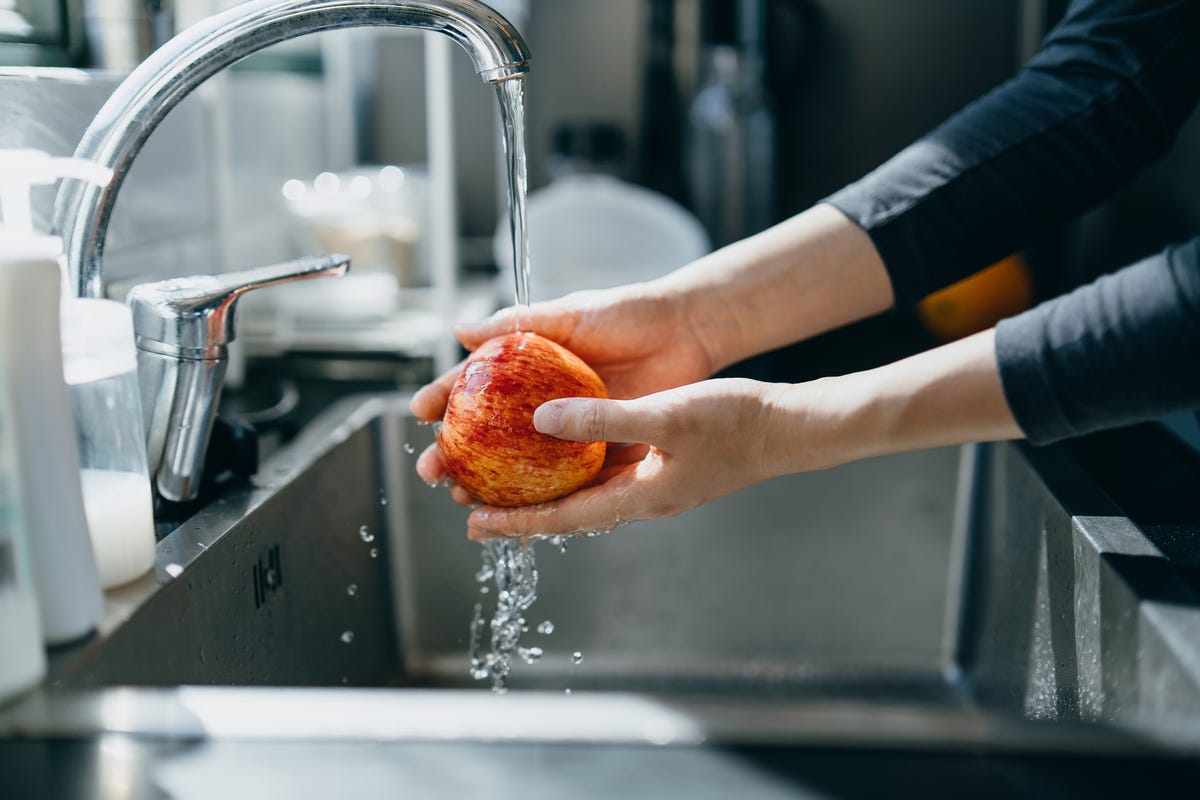 Safe and effective ways to wash fresh produce - ABC News