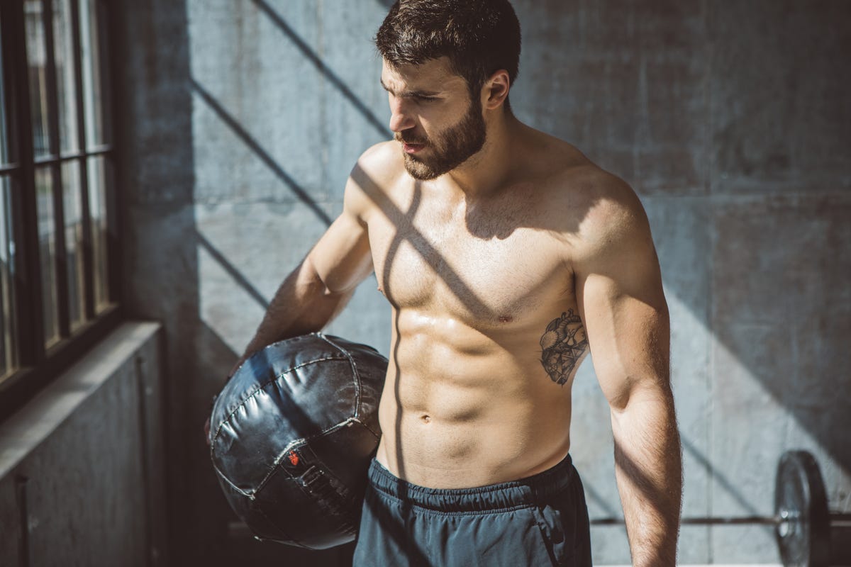 Los abdominales no salen haciendo abdominales, sino estos ejercicios (que  puedes hacer en casa para perder tripa)