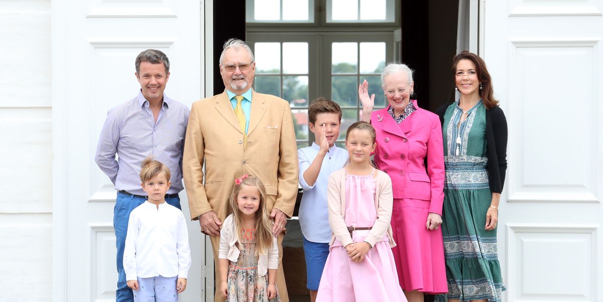 Первая семья в мире. Королевская семья Дании. Королева Дании Маргрете II. Королева Дании Маргрете и семья. Королева Дании Маргрете II И принцессы.