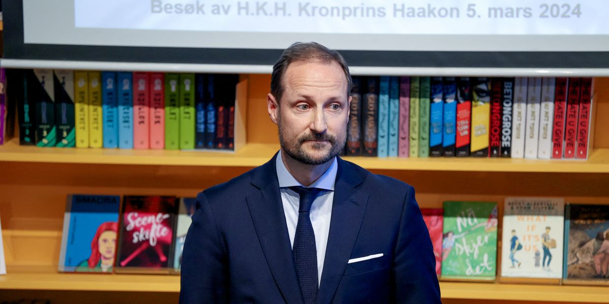 Prins Haakon gir oppdatering om kong Haralds helse