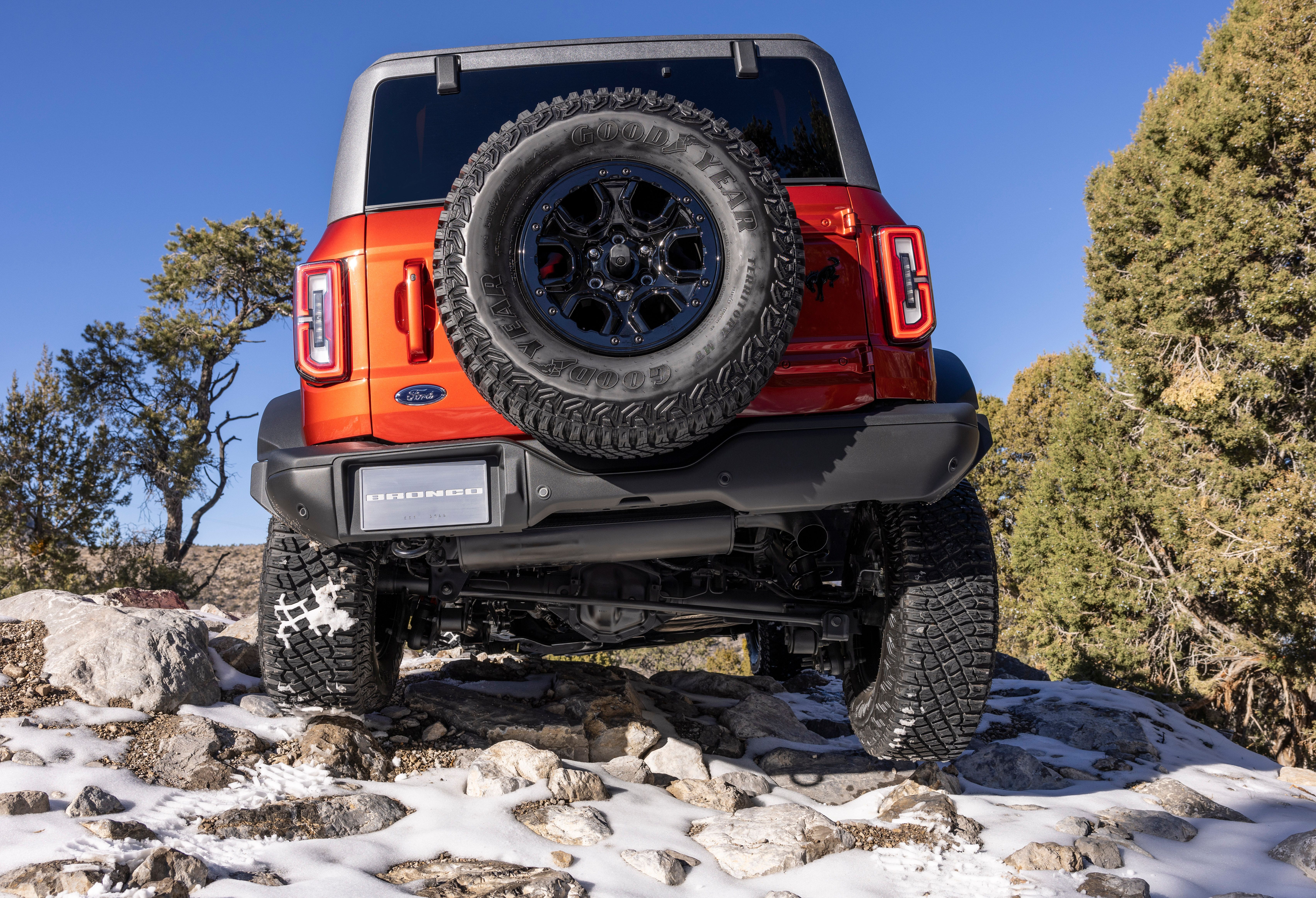 2022 Ford Bronco Wildtrak Now Available with Fox Dampers