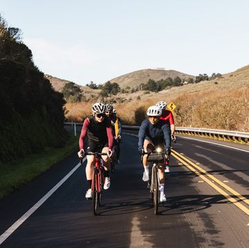 7 Tricky Group Ride Situations: Navigate with Ease!