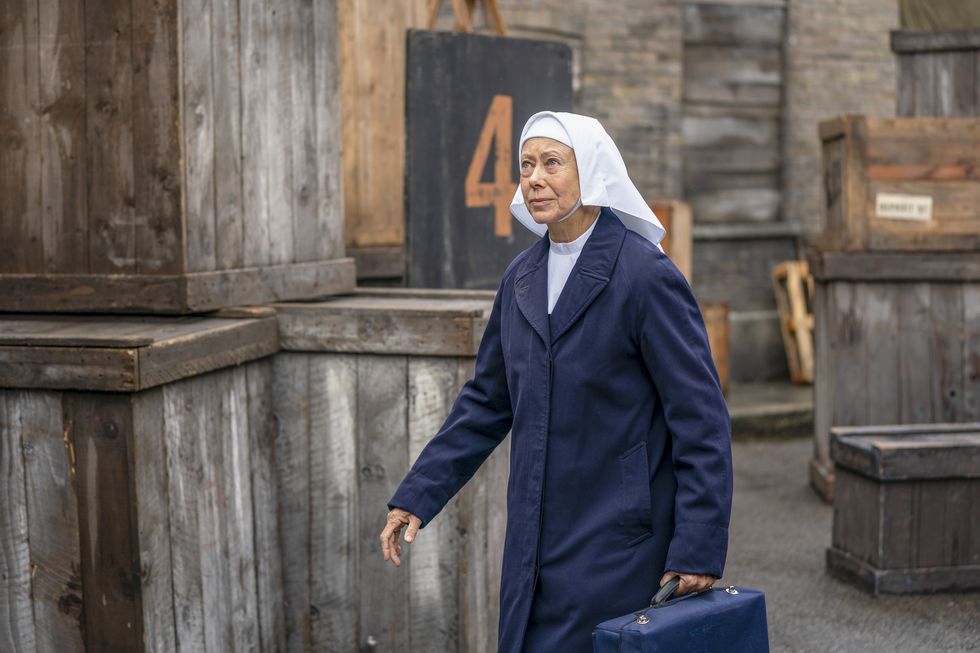 jenny agutter as sister julienne in call the midwife