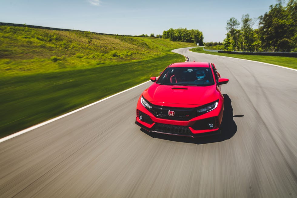 The Civic Type R Proves You Don't Need Rear-Wheel Drive To Have Fun on Track