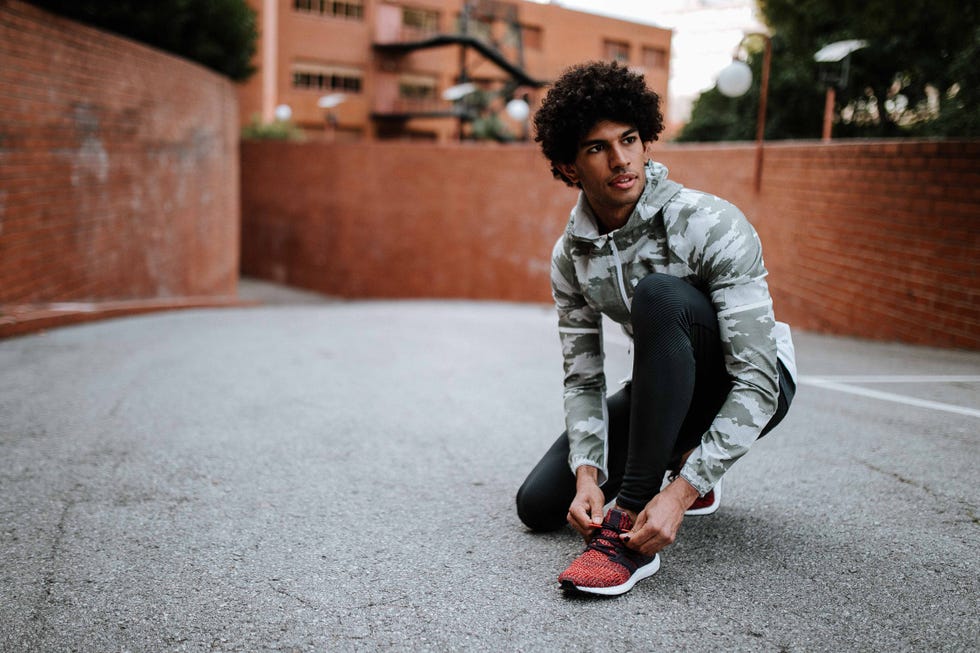 Street fashion, Fashion, Standing, Cool, Jeans, Footwear, Outerwear, Human, Sitting, Denim, 