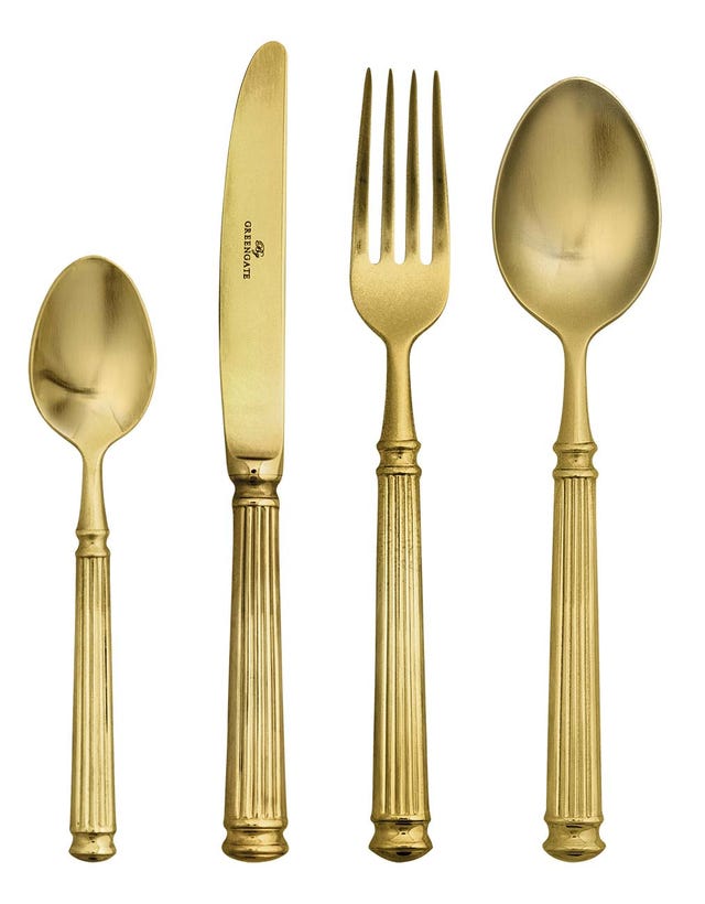 Cubiertos dorados