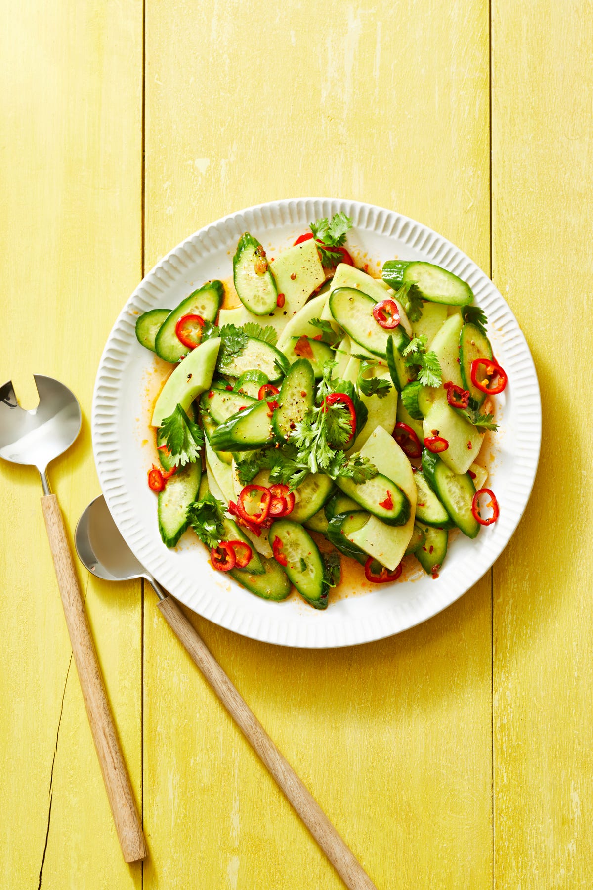 La mejor receta de ensalada de pepino y melón con chile y cilantro