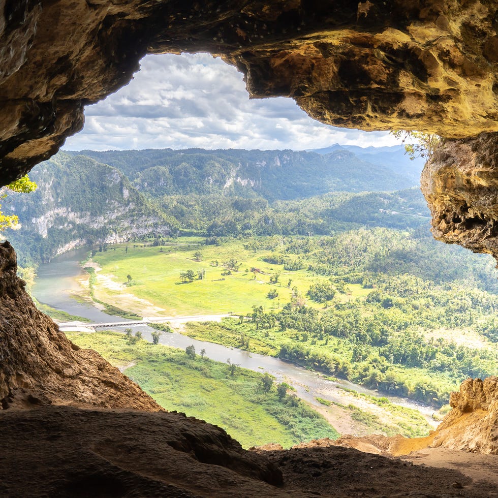 Cueva Ventana (Cave Window) overlooking the Río Grande de Arecibo valley, cueva ventana cave window