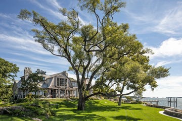 long island sound house designed by ellie cullman of cullman kravis associates and architect david scott parker lawn