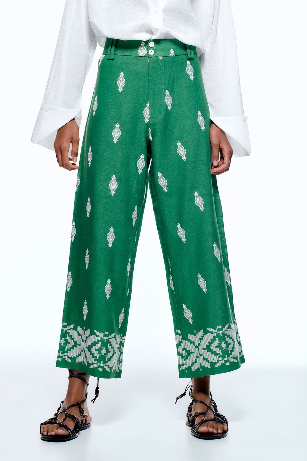 El culotte verde estrella de Zara bordado