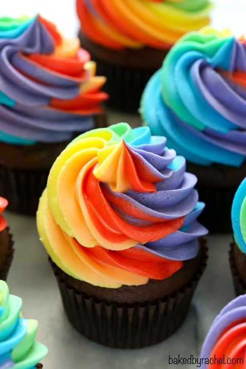 rainbow frosting cupcakes