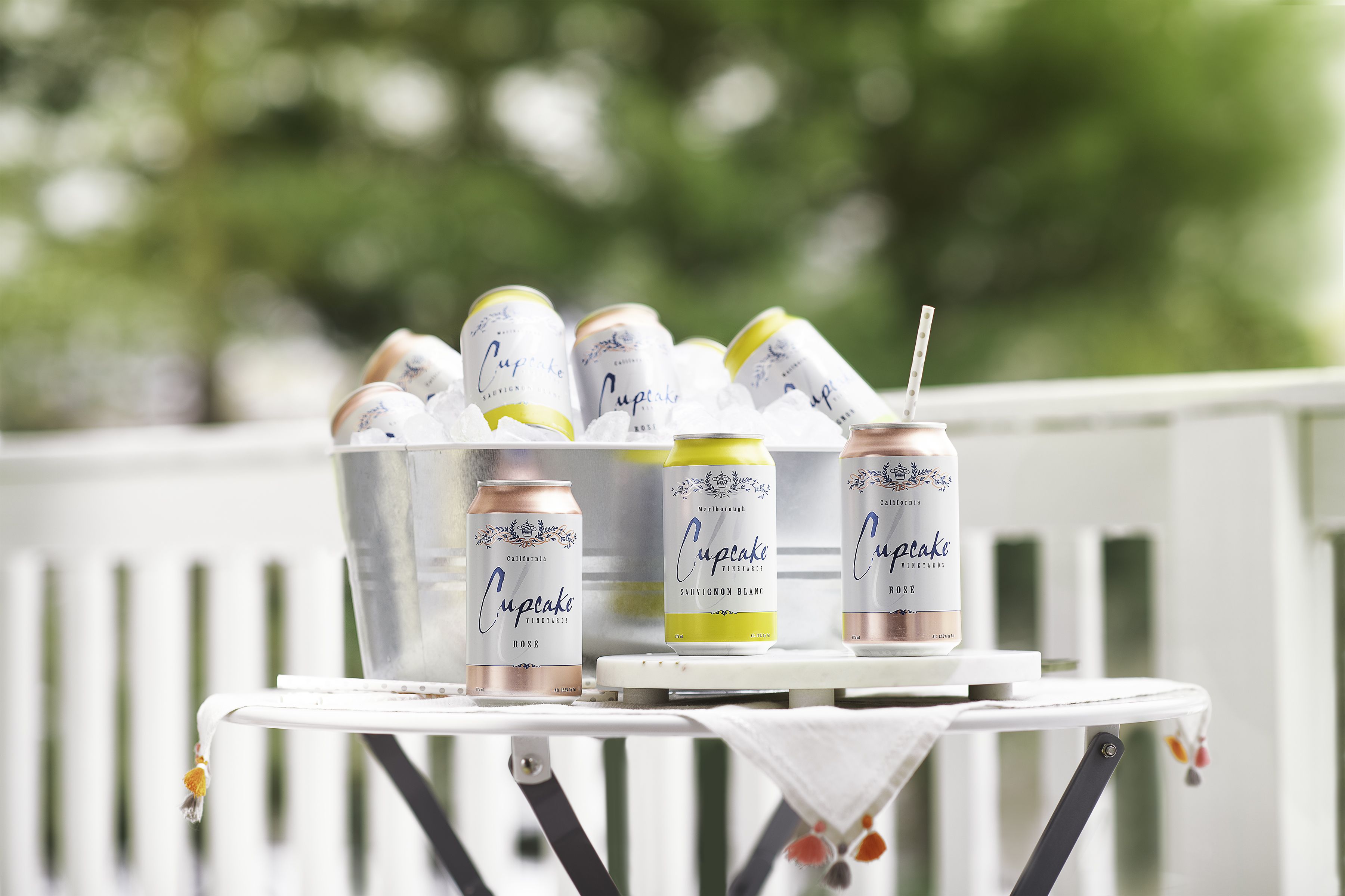 Cupcake wine outlet in a can